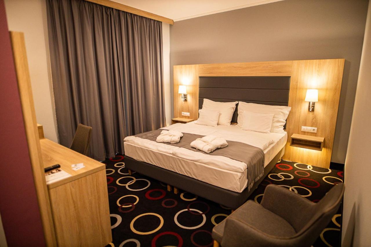 Garden Hotel Wellness Es Konferencia Szolnok Eksteriør billede