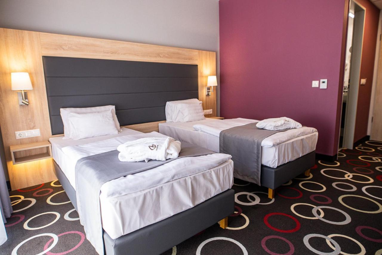 Garden Hotel Wellness Es Konferencia Szolnok Eksteriør billede
