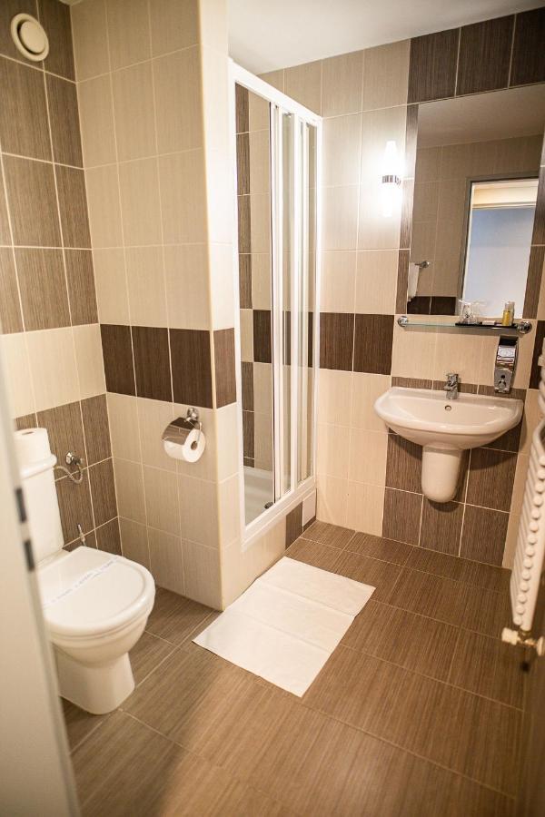 Garden Hotel Wellness Es Konferencia Szolnok Eksteriør billede