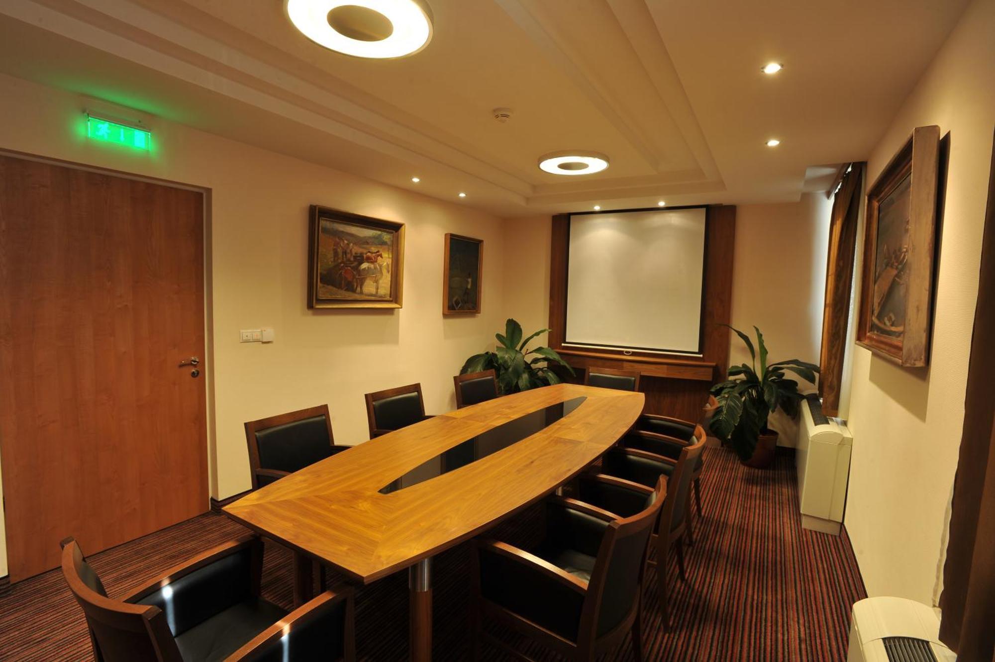 Garden Hotel Wellness Es Konferencia Szolnok Eksteriør billede