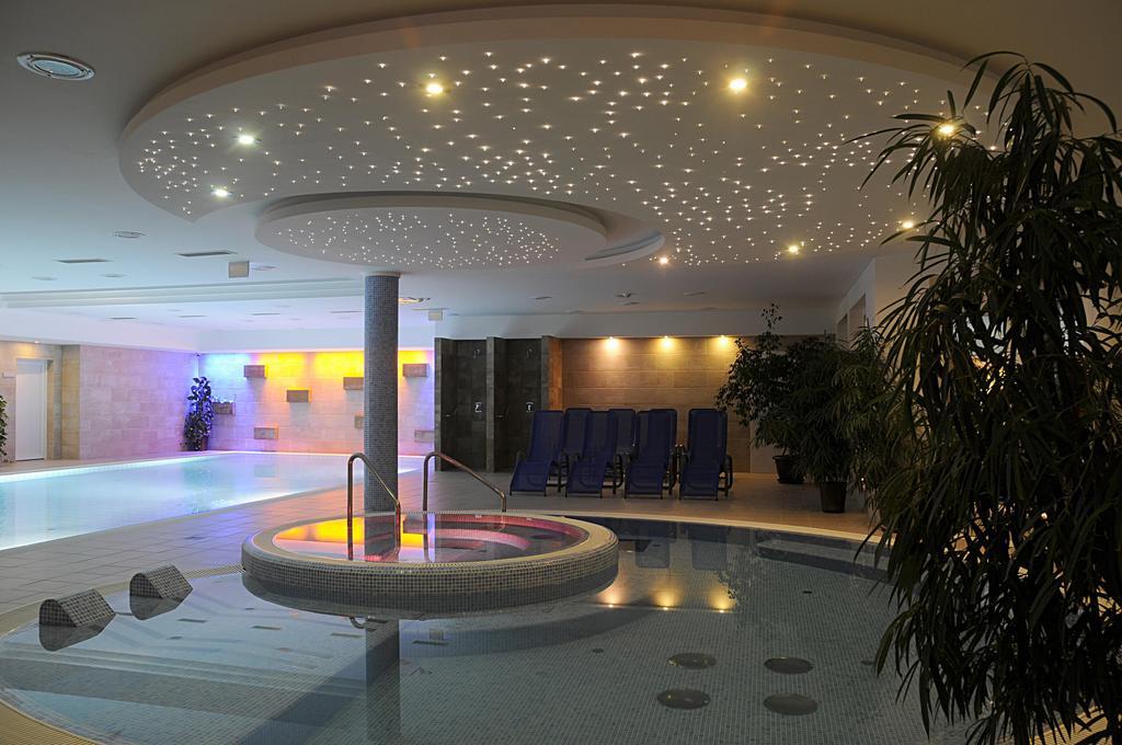 Garden Hotel Wellness Es Konferencia Szolnok Eksteriør billede