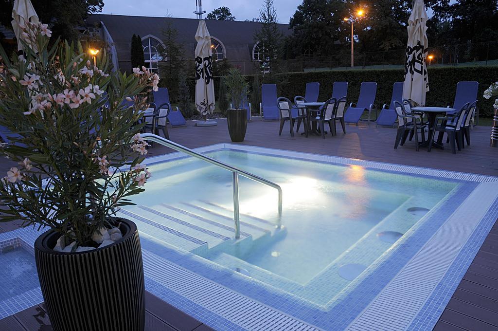 Garden Hotel Wellness Es Konferencia Szolnok Eksteriør billede