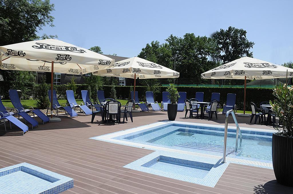 Garden Hotel Wellness Es Konferencia Szolnok Eksteriør billede