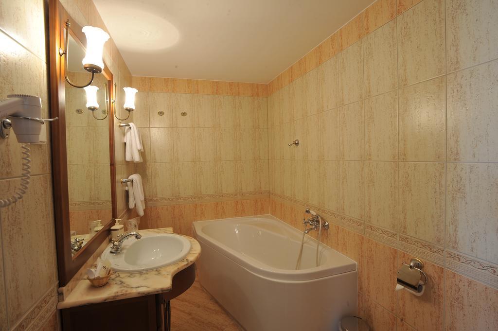 Garden Hotel Wellness Es Konferencia Szolnok Eksteriør billede