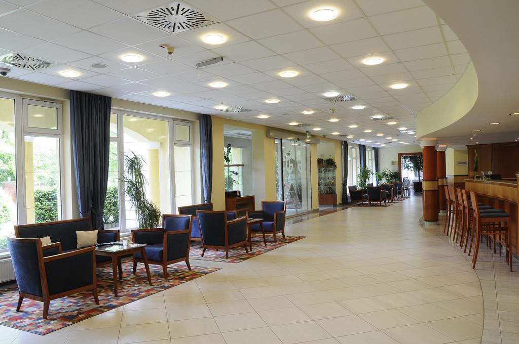 Garden Hotel Wellness Es Konferencia Szolnok Eksteriør billede