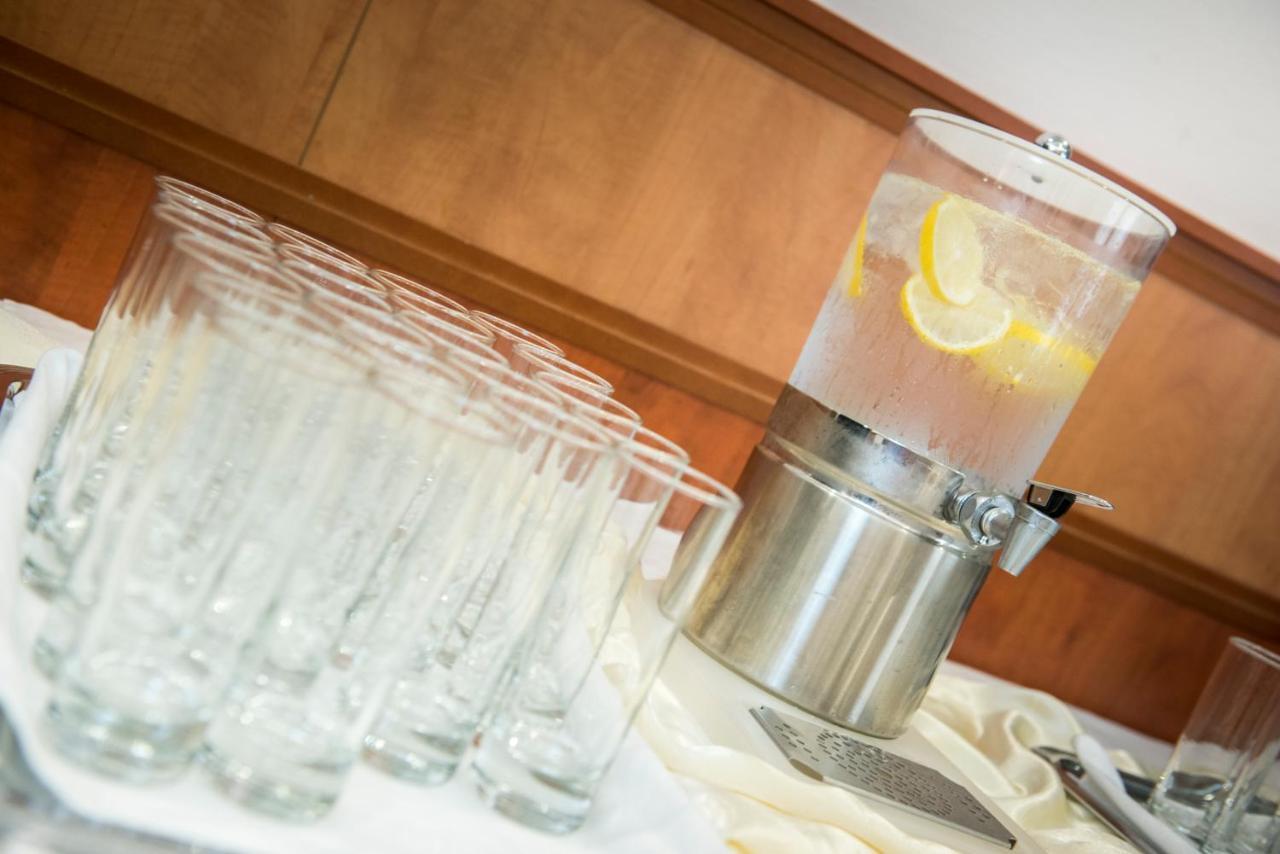 Garden Hotel Wellness Es Konferencia Szolnok Eksteriør billede