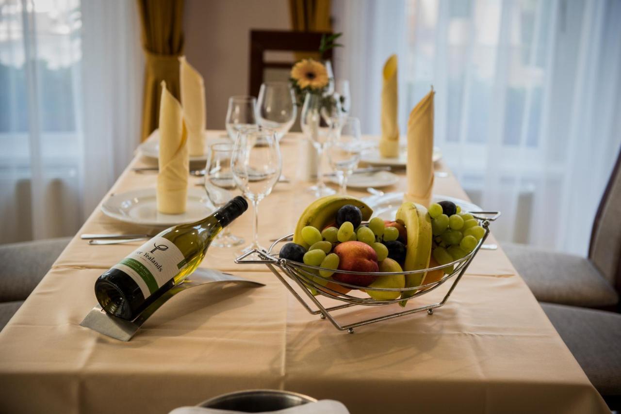 Garden Hotel Wellness Es Konferencia Szolnok Eksteriør billede
